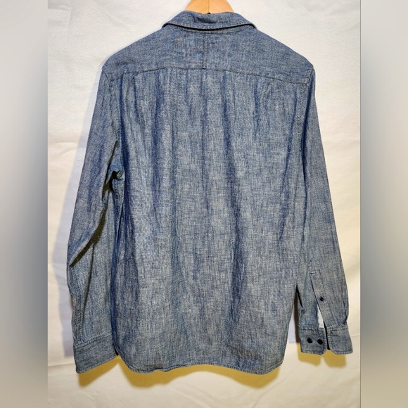 Banana Republic Men's Casual Button Down Shirt in Blue Jeans Color - Picture 10 of 12